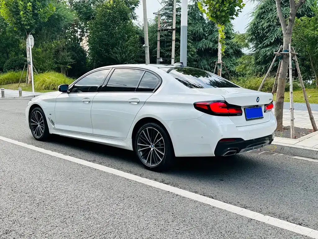BMW 5 Series — фото 3