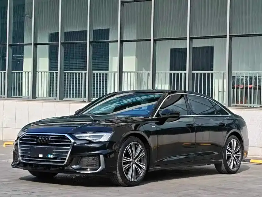 Audi A6L — фото 1