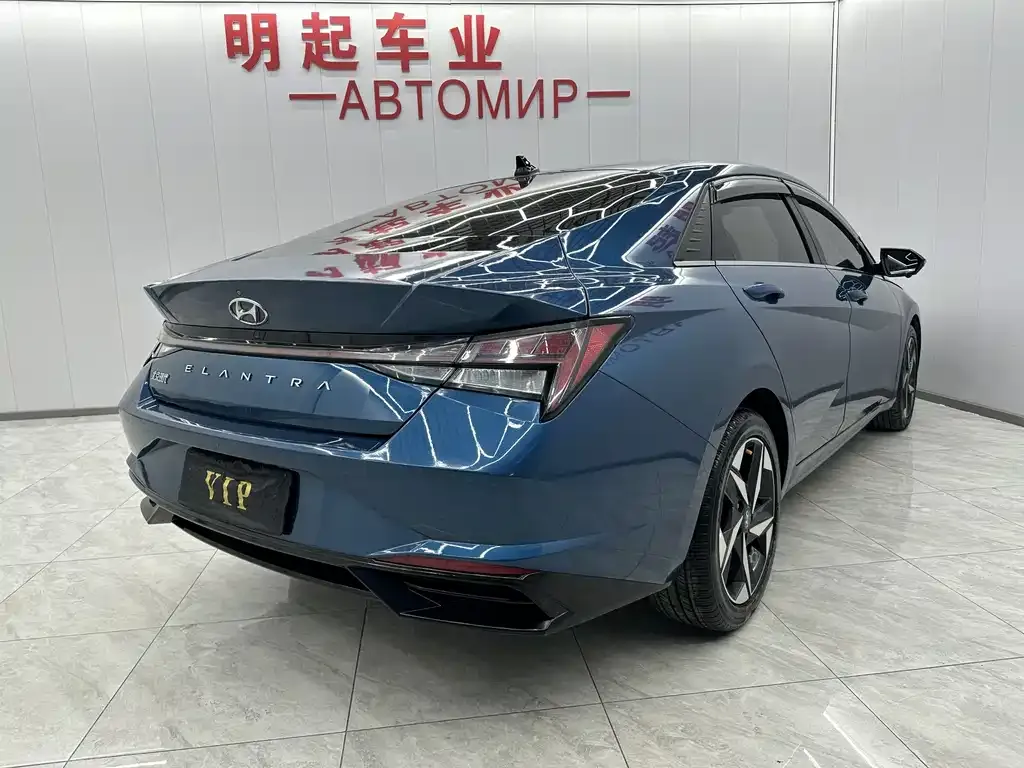 Hyundai Elantra — фото 10