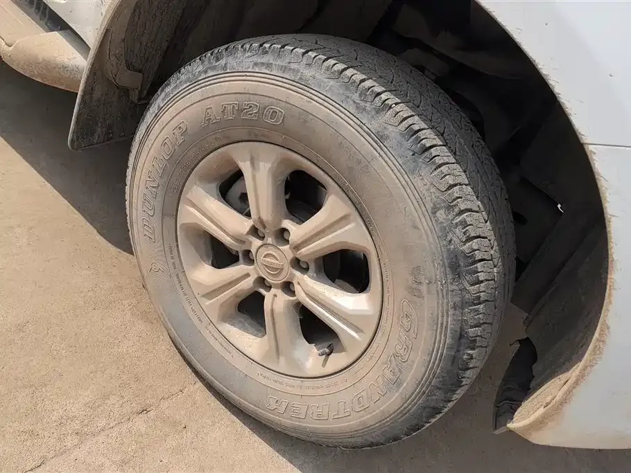 Nissan Navara — фото 9