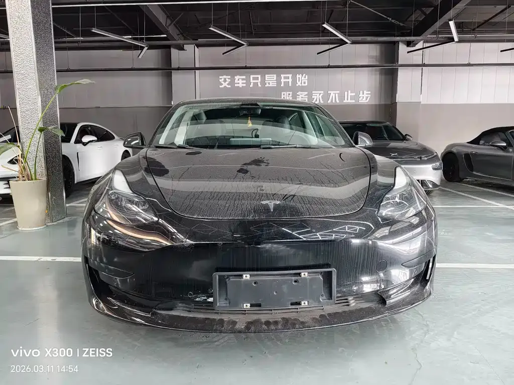Tesla Model 3 — фото 5
