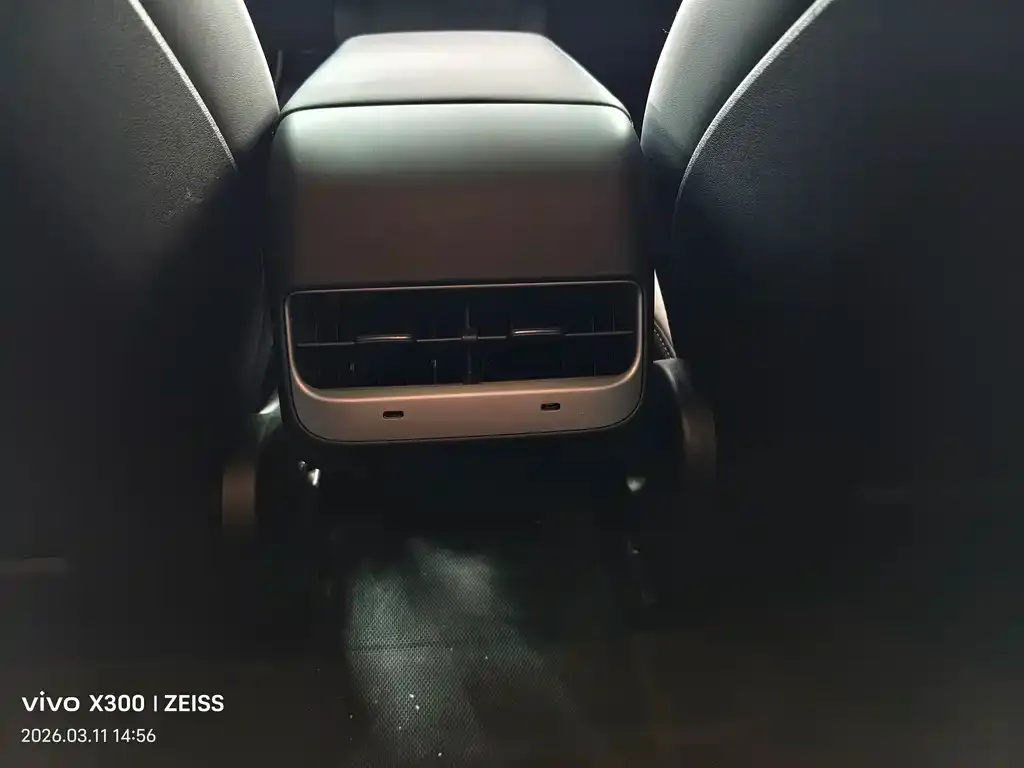 Tesla Model 3 — фото 2