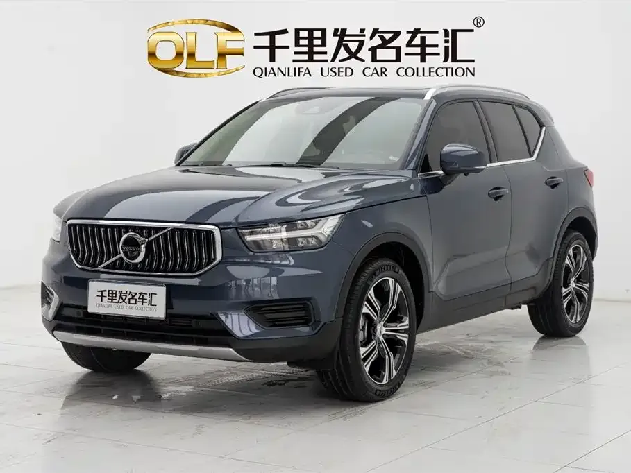 Volvo XC40 — фото 1