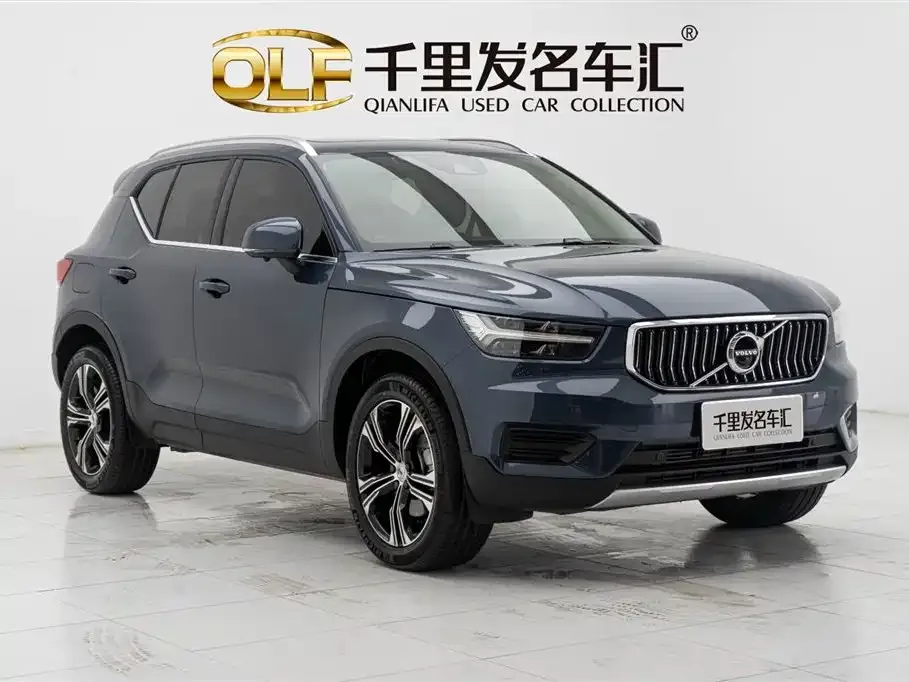 Volvo XC40 — фото 10