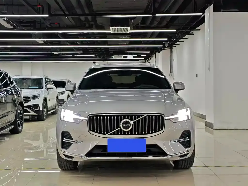 Volvo XC60 — фото 5