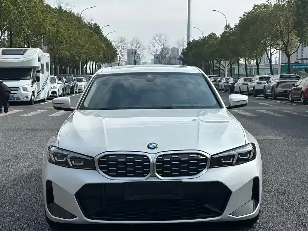BMW 3 Series — фото 1