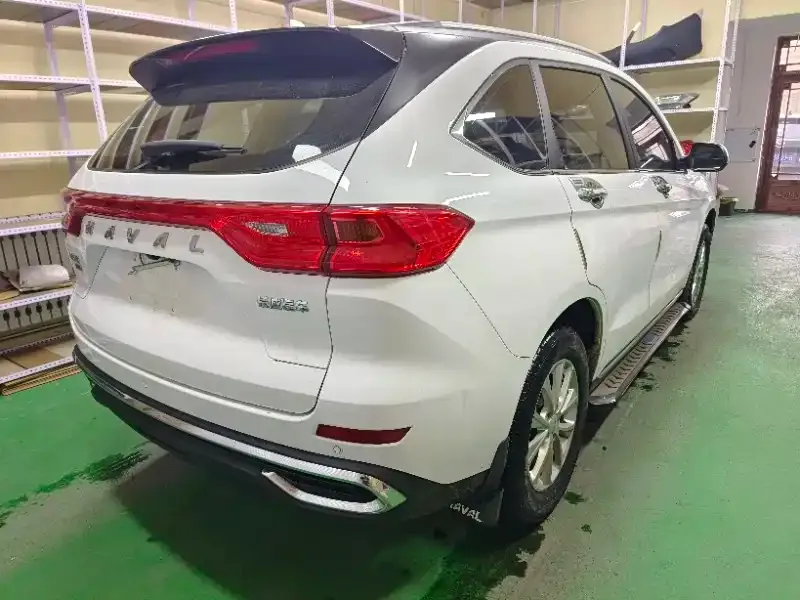 Haval M6 — фото 10