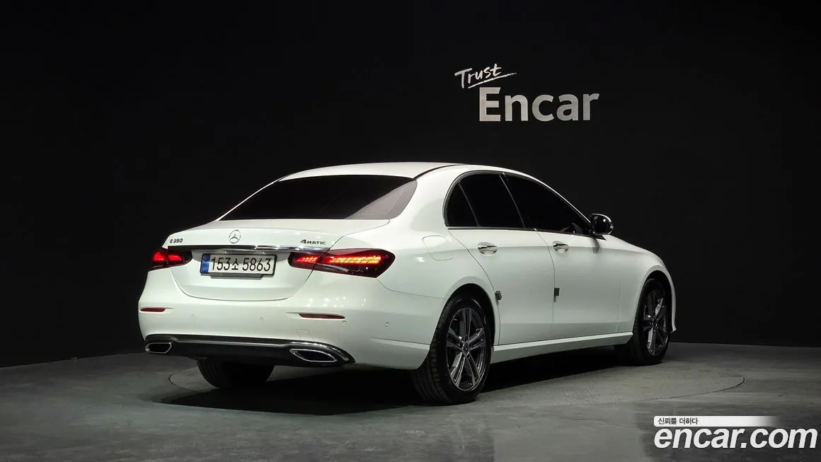 Mercedes-Benz E-Class — фото 5