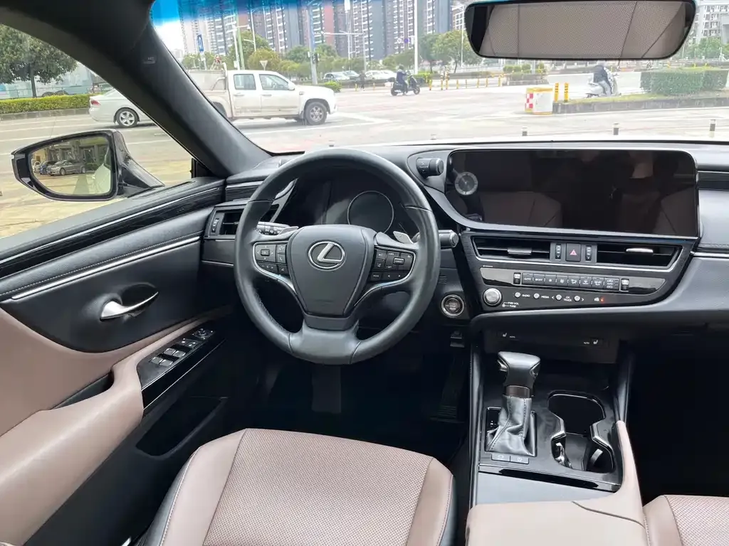 Lexus ES — фото 10