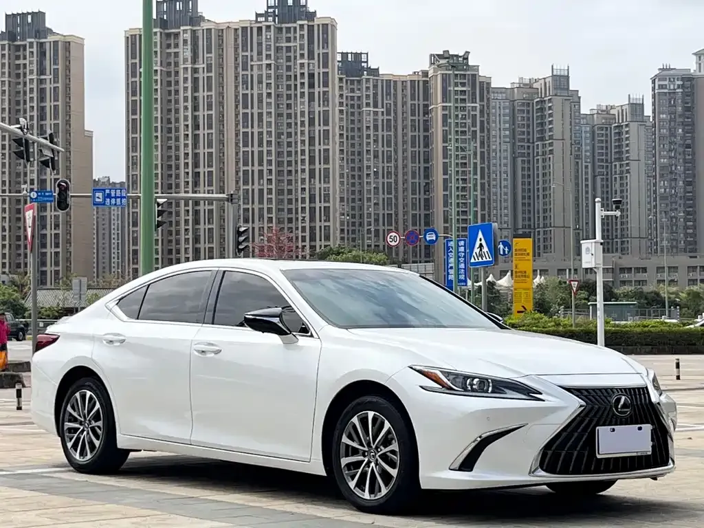 Lexus ES — фото 3