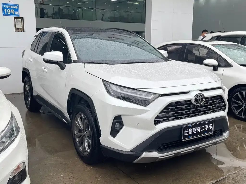 Toyota RAV4 — фото 6