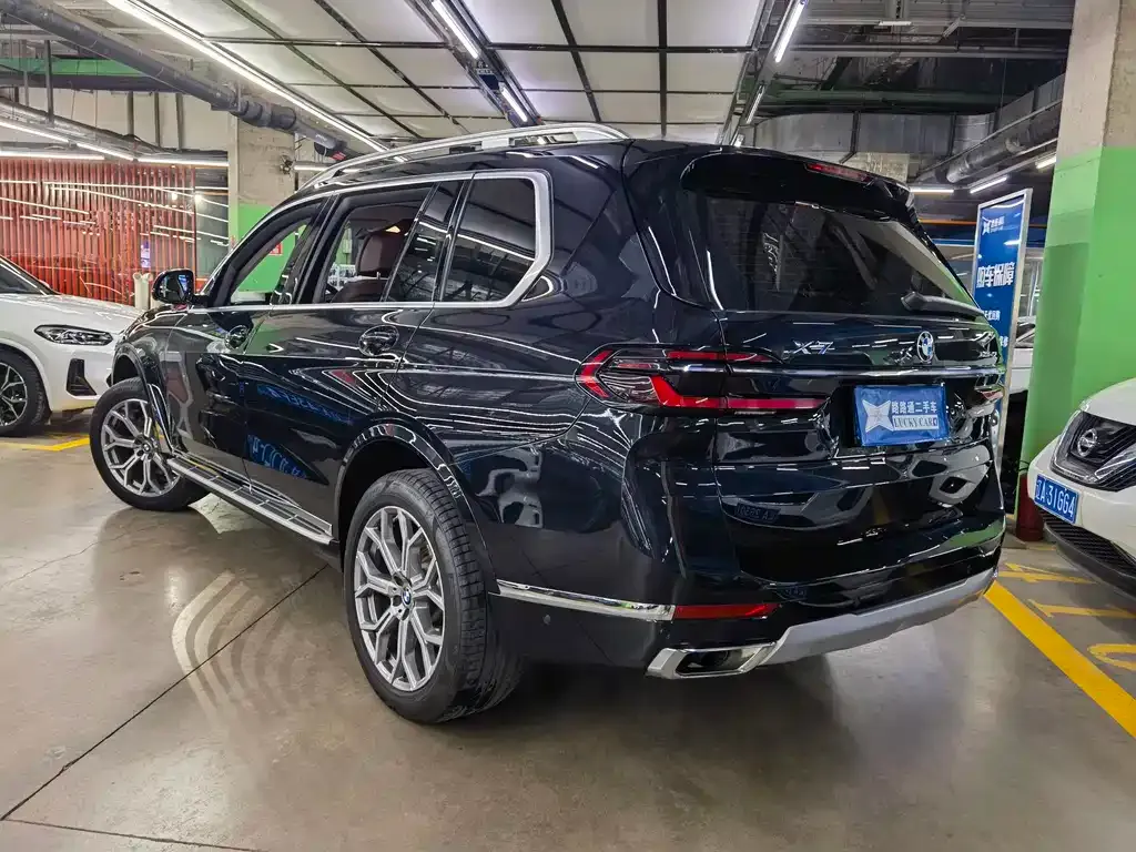 BMW X7 — фото 2