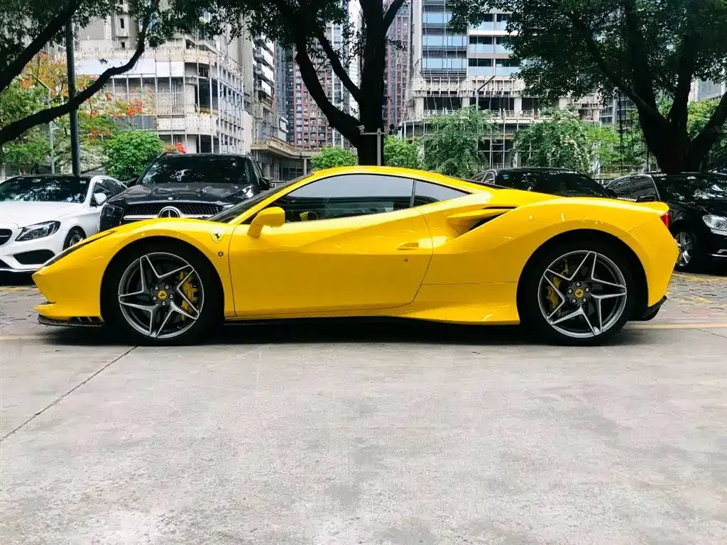 Ferrari F8 — фото 6