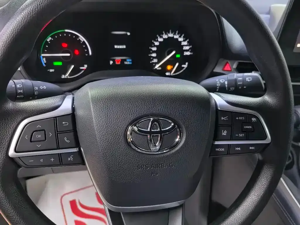 Toyota Granvia — фото 6