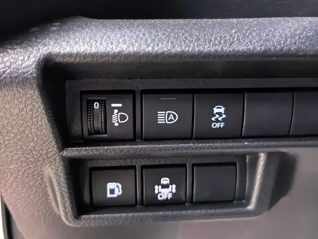Toyota Granvia — фото 8