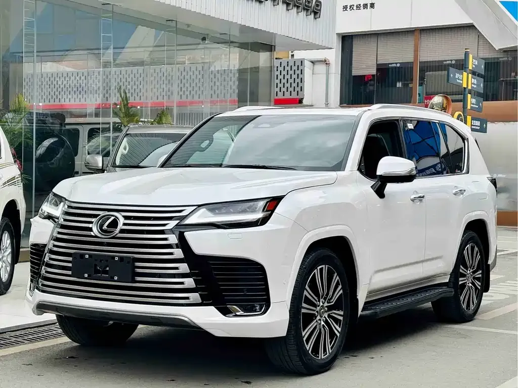 Lexus LX — фото 1