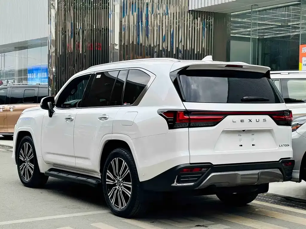 Lexus LX — фото 3