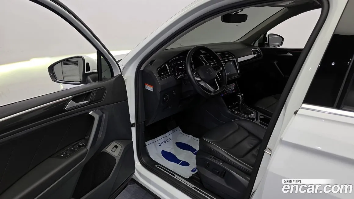 Volkswagen Tiguan — фото 7