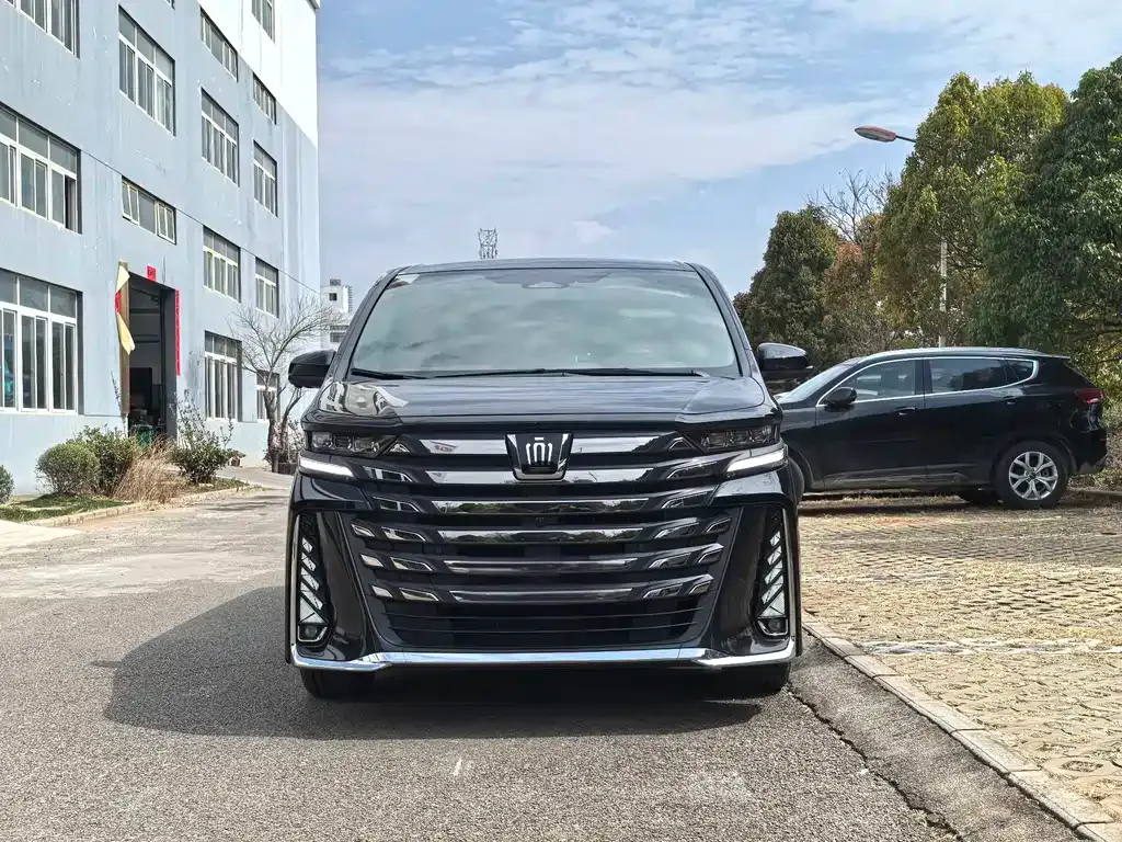Toyota Vellfire — фото 3