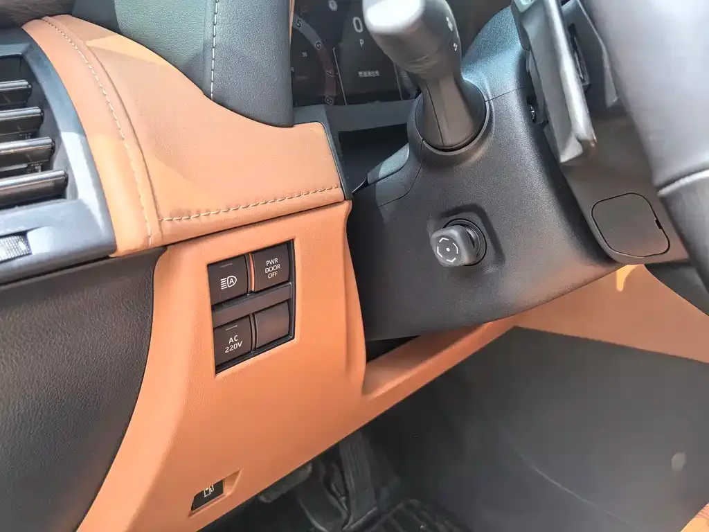 Toyota Vellfire — фото 4