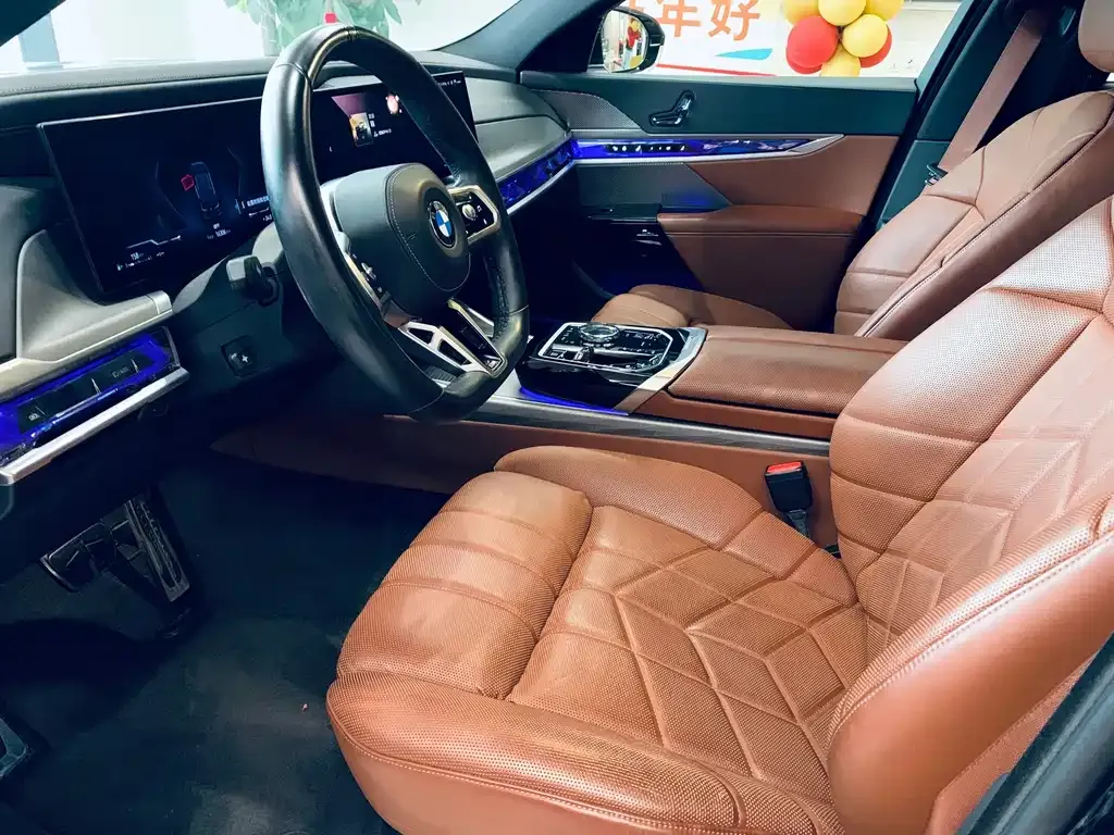 BMW 7 Series — фото 2