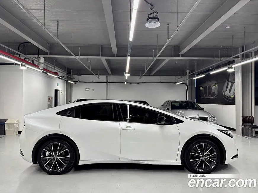 Toyota Prius — фото 5