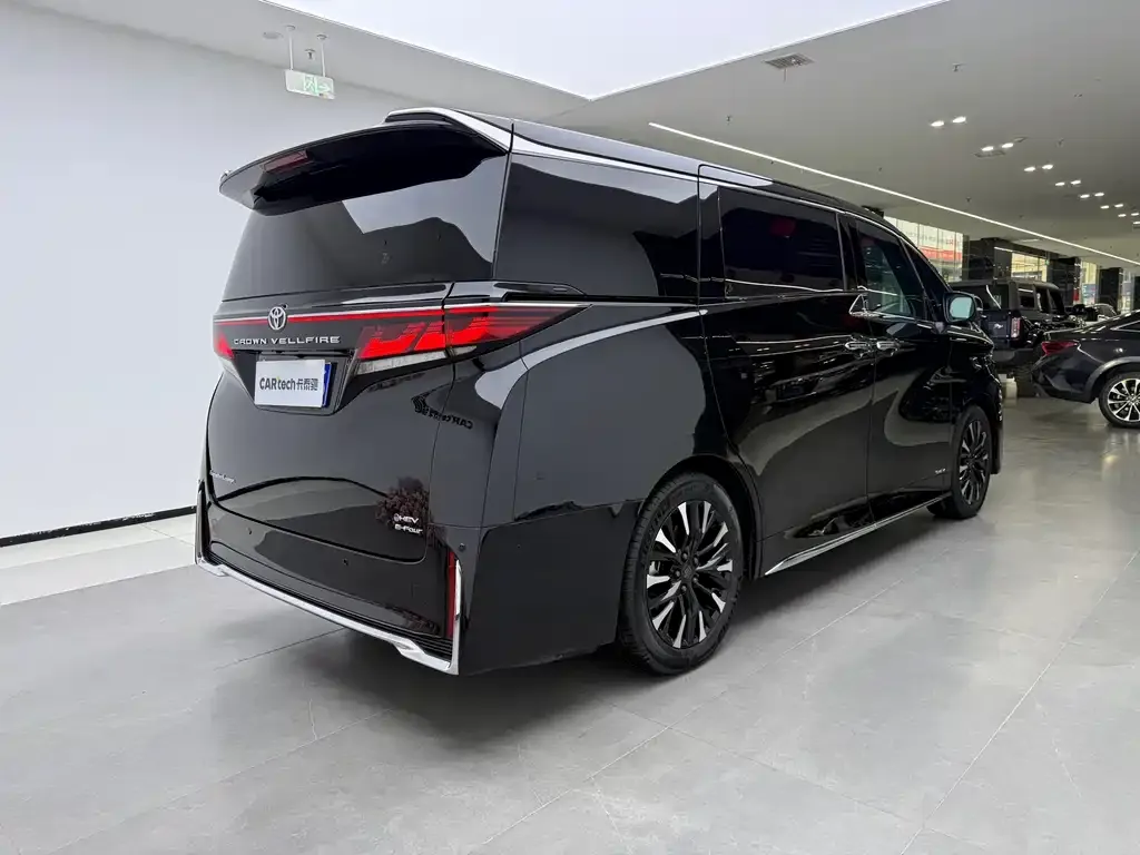 Toyota Vellfire — фото 5