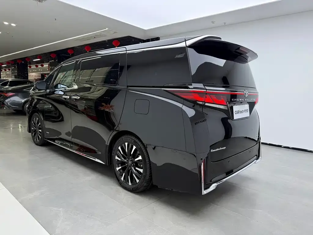 Toyota Vellfire — фото 6