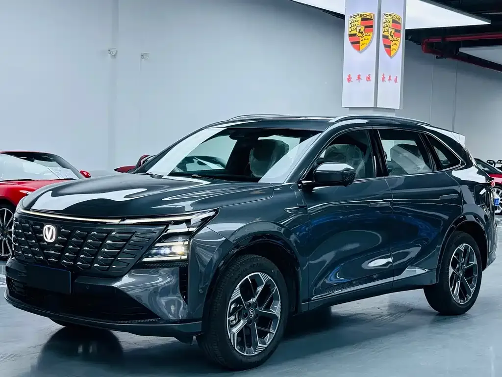 Changan CS75 PLUS — фото 1