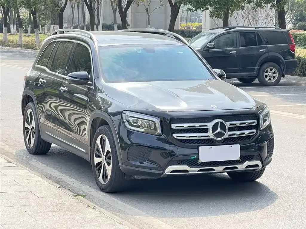 Mercedes-Benz GLB — фото 4