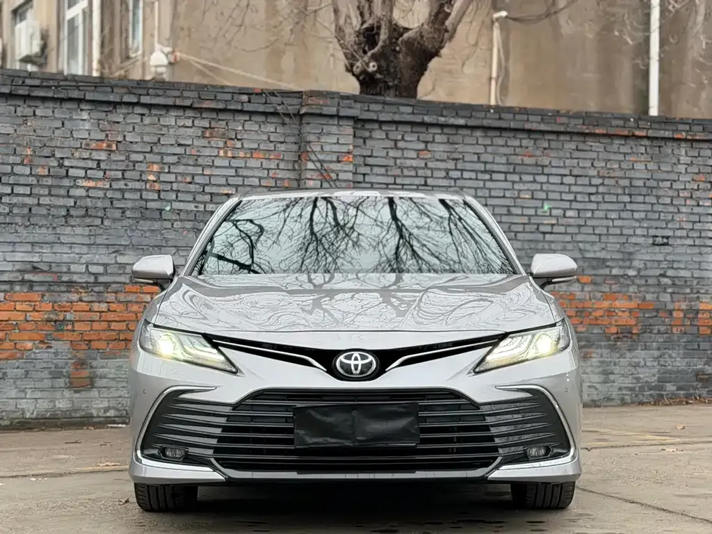 Toyota Camry — фото 9