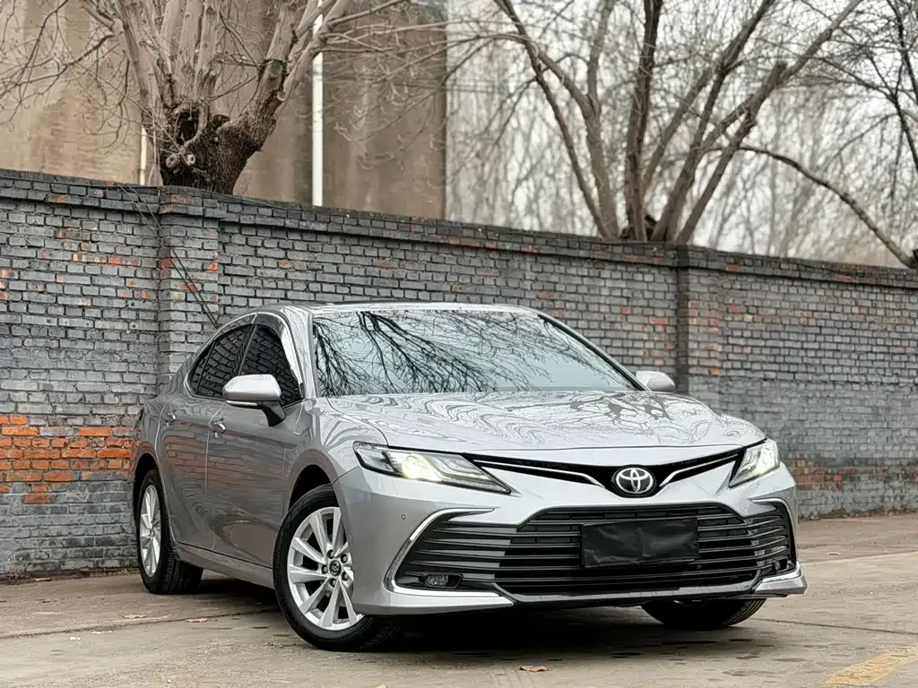Toyota Camry — фото 7