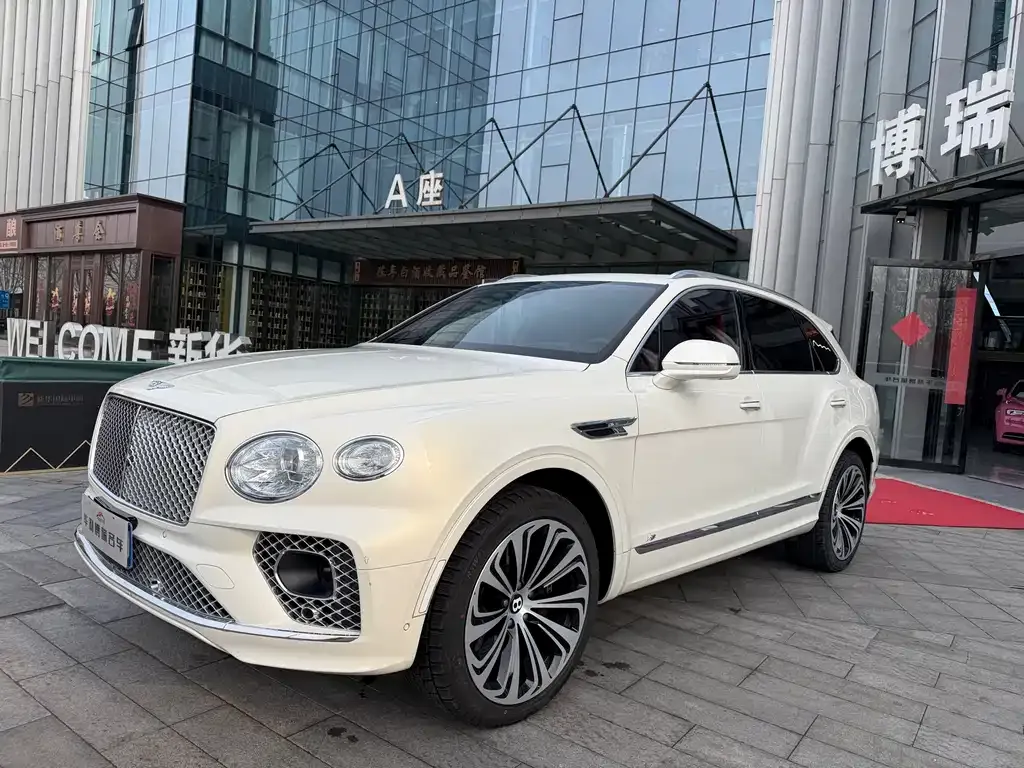 Bentley Bentayga — фото 1
