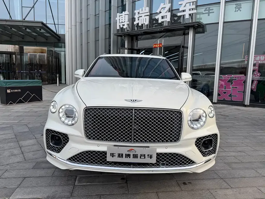 Bentley Bentayga — фото 9