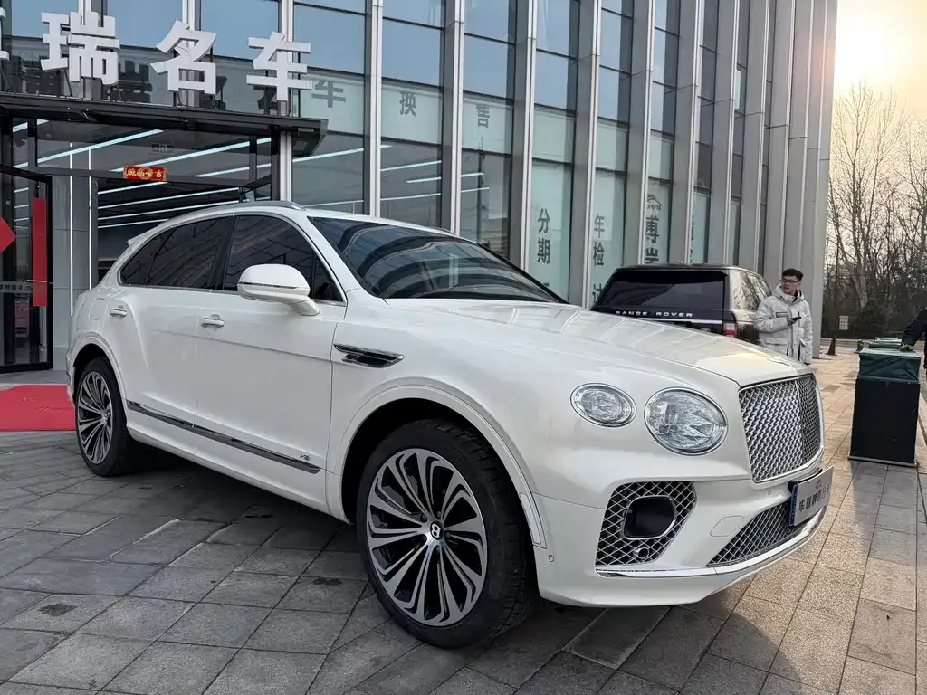 Bentley Bentayga — фото 8