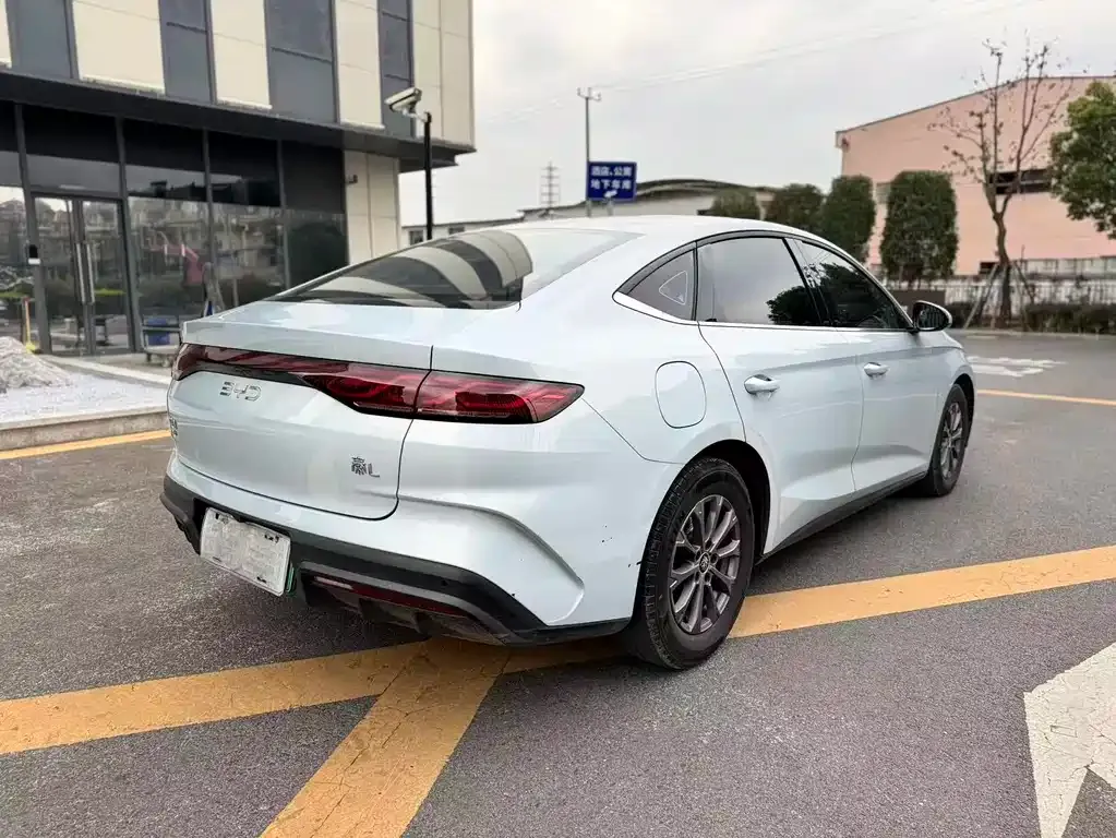 BYD Qin L — фото 7