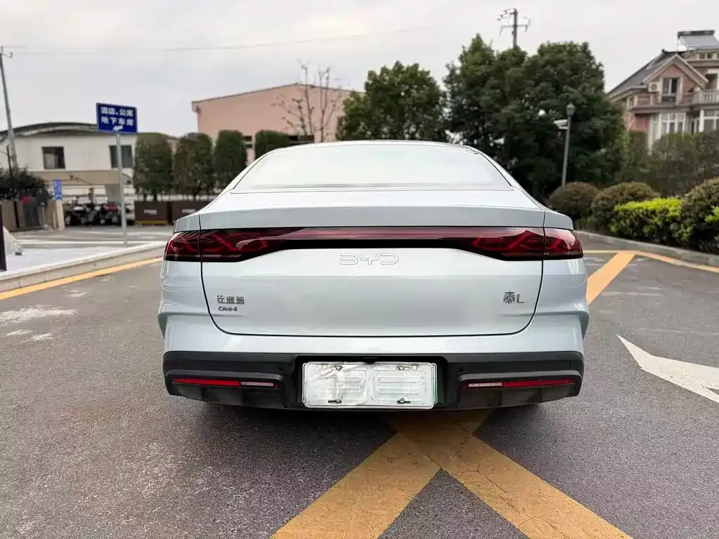 BYD Qin L — фото 10