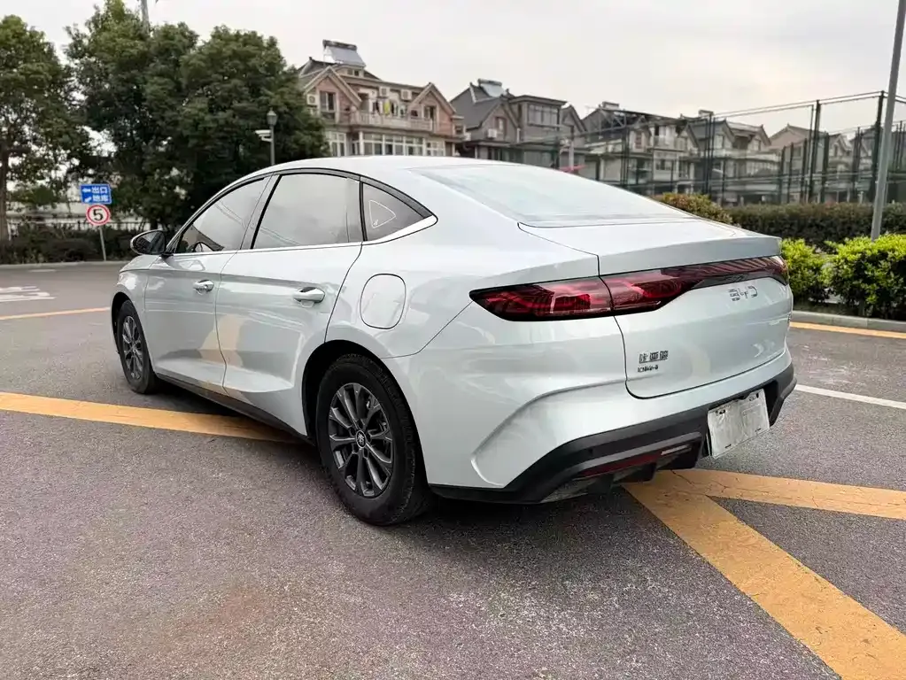 BYD Qin L — фото 9