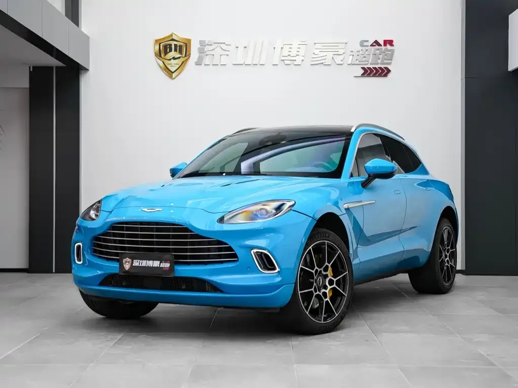 Aston Martin DBX — фото 1