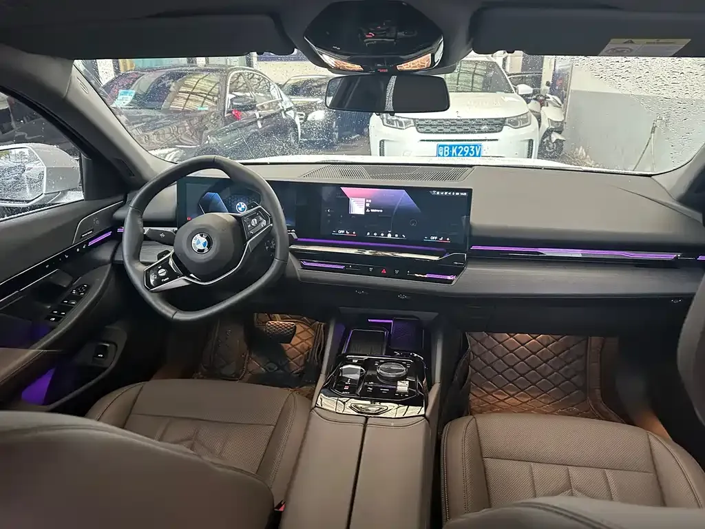BMW 5 Series — фото 10