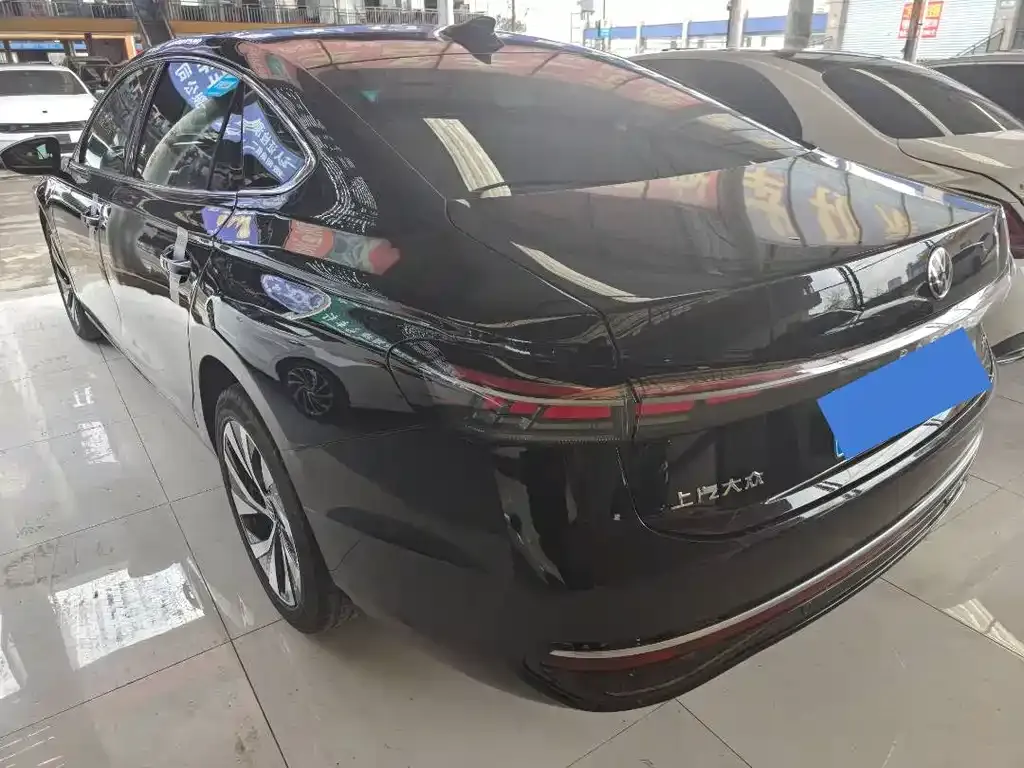 Volkswagen Passat — фото 8