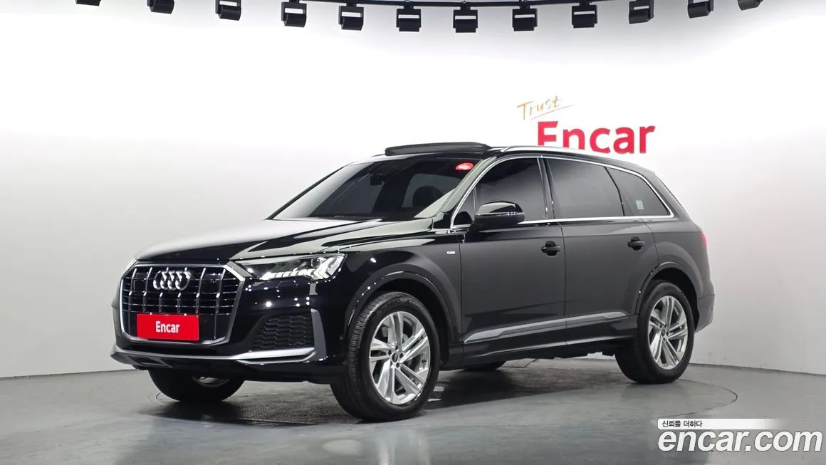 Audi Q7 — фото 1