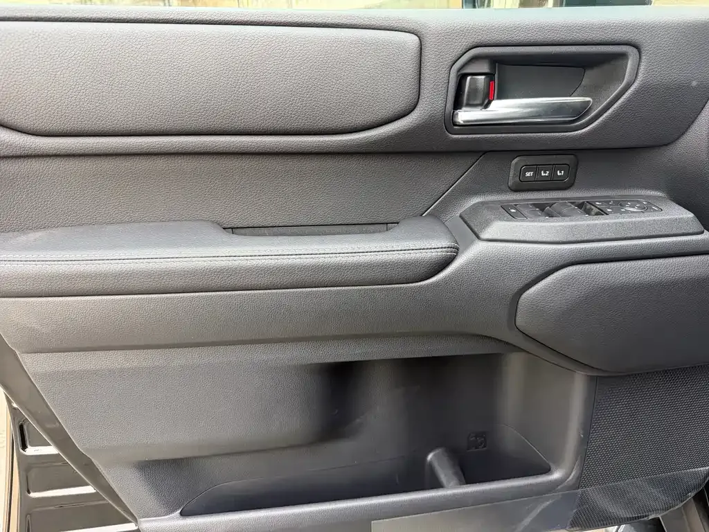 Toyota Prado — фото 10