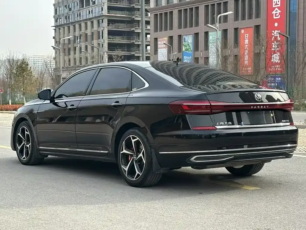 Volkswagen Passat — фото 4