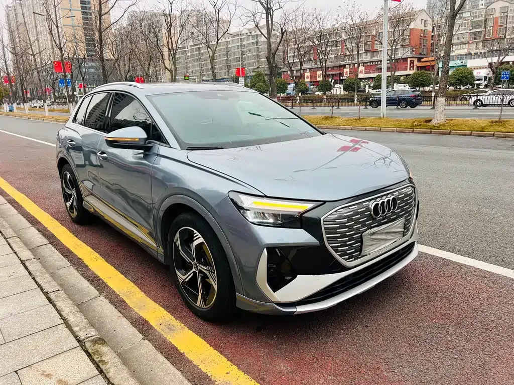Audi Q4 e-tron — фото 10