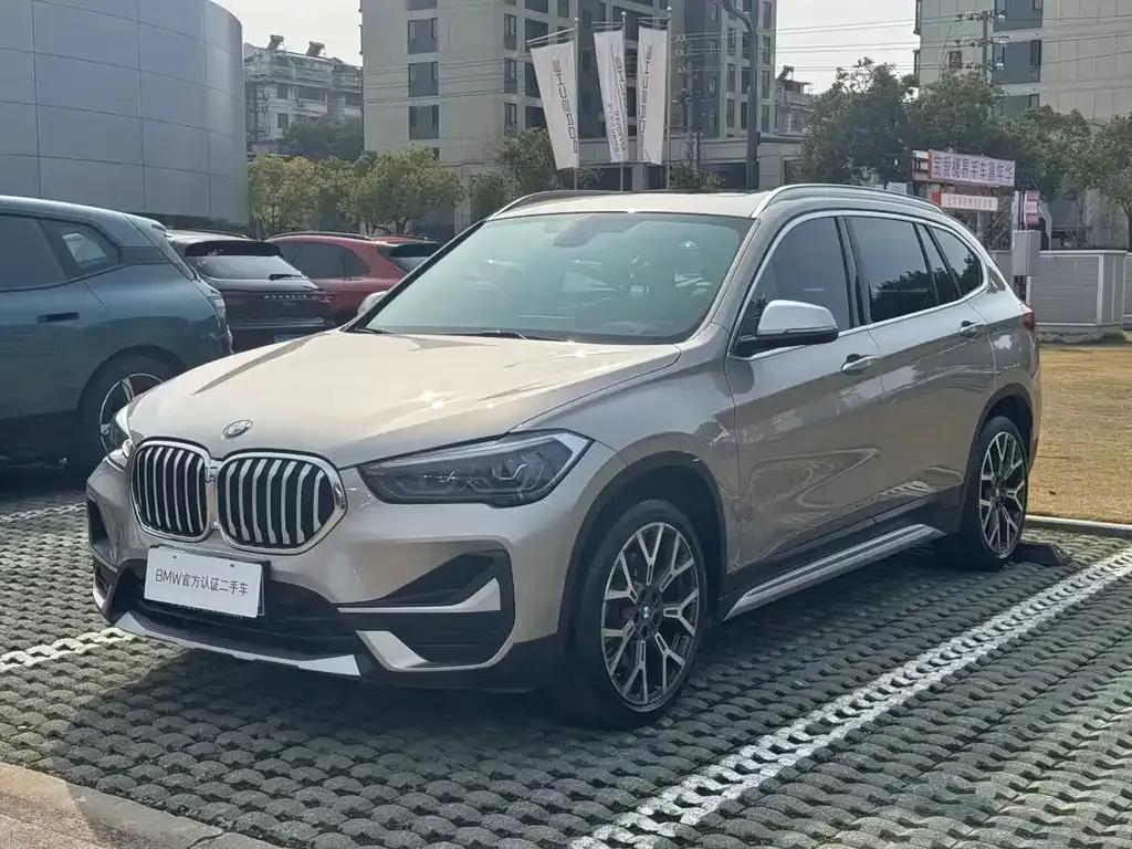 BMW X1 — фото 1