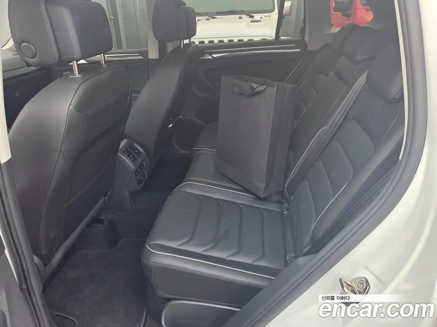 Volkswagen Tiguan — фото 1