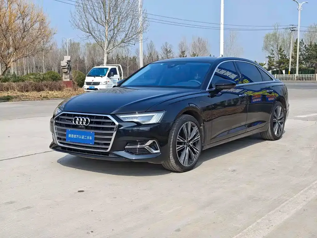 Audi A6L — фото 1