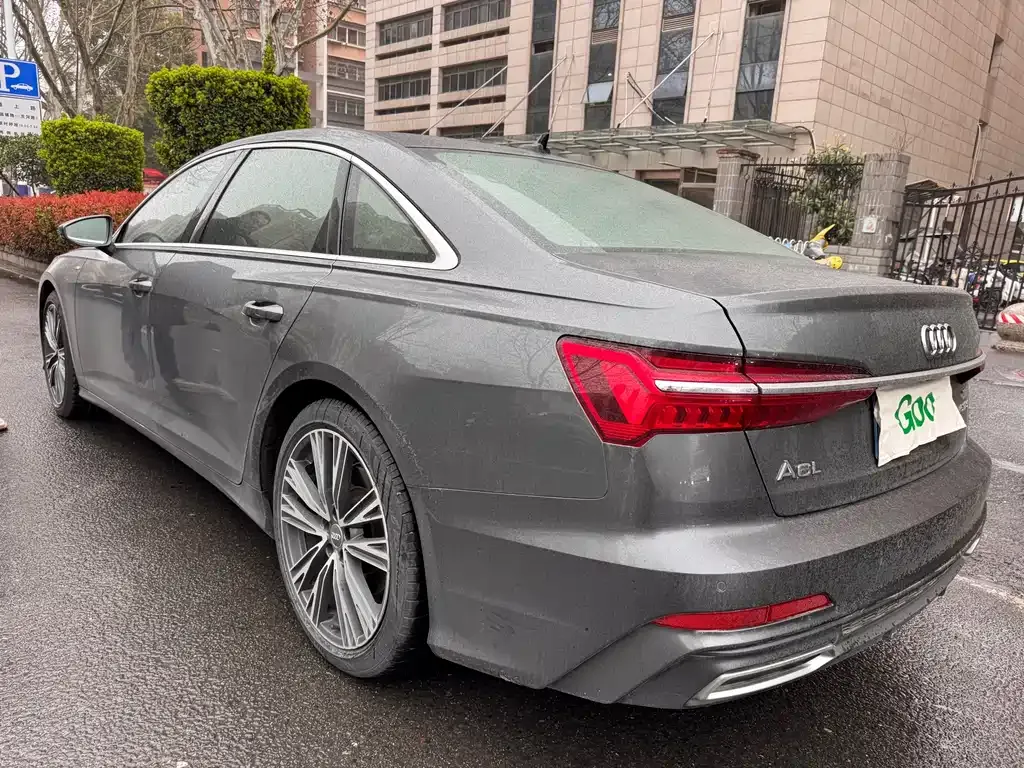 Audi A6L — фото 8