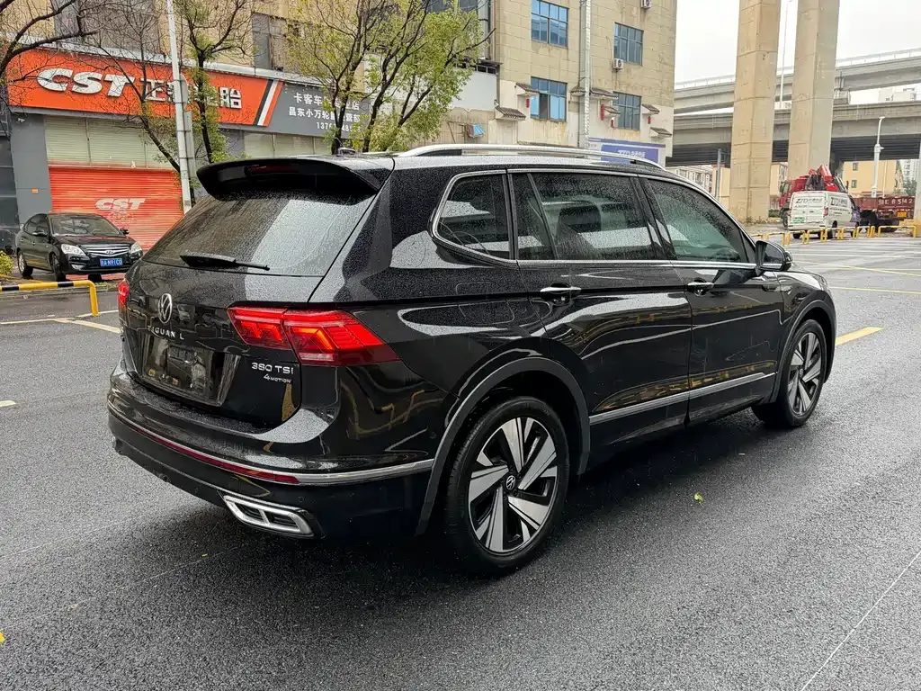 Volkswagen Tiguan L — фото 6